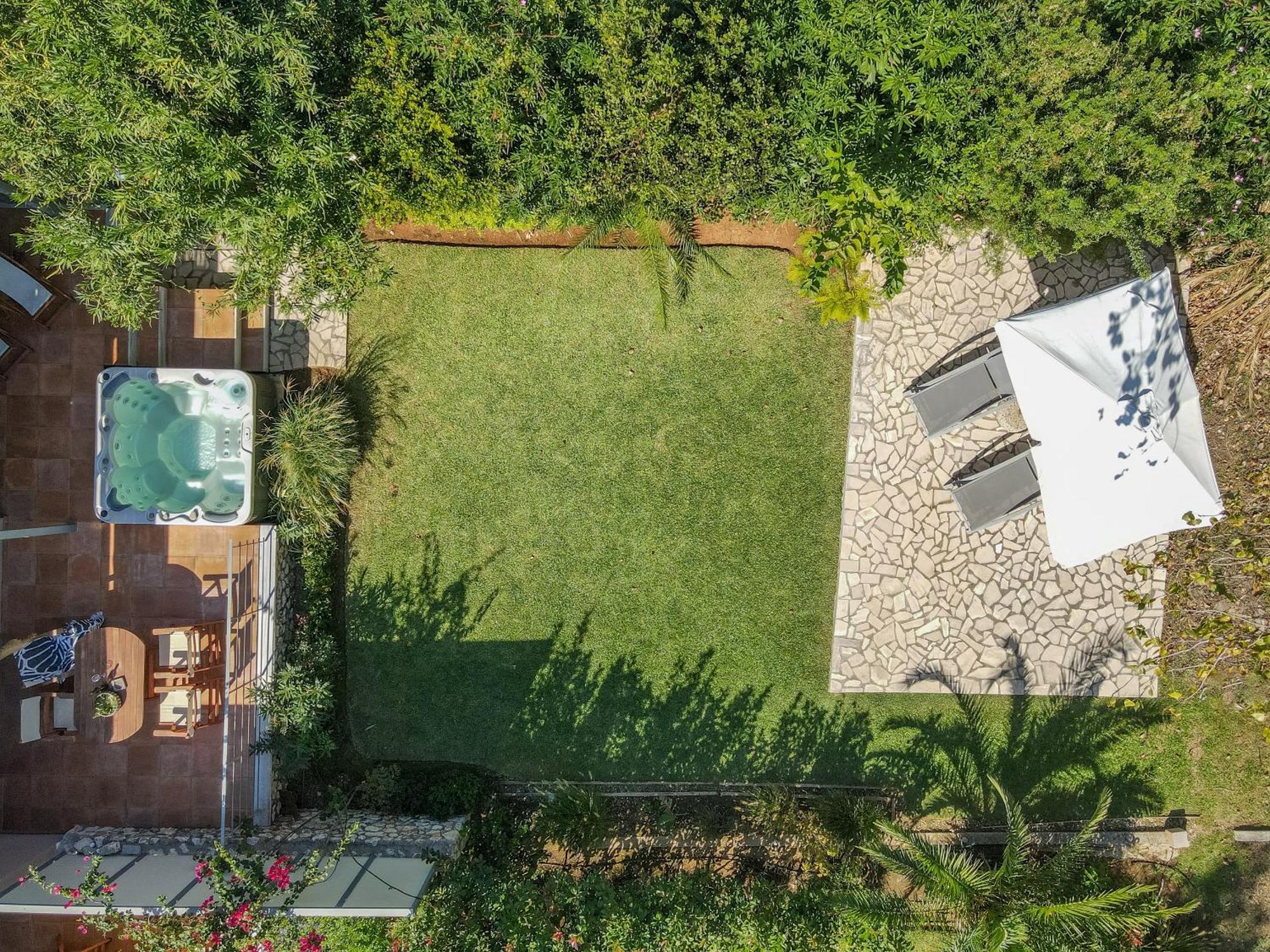 Klaritz Luxury Suites Lászi Kültér fotó
